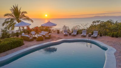 Luxury Villa Photo #9