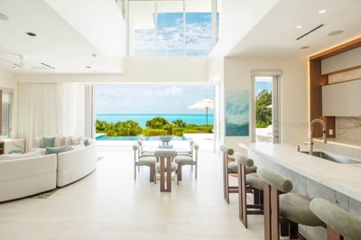 Luxury Villa Photo #18