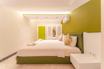 Luxury Villa Photo #31