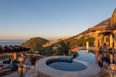 Luxury Villa Photo #6
