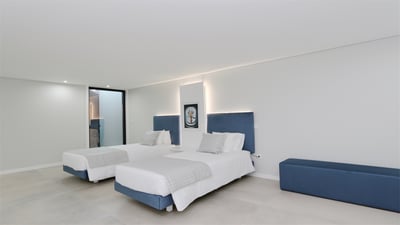 Luxury Villa Photo #29