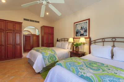 Luxury Villa Photo #48