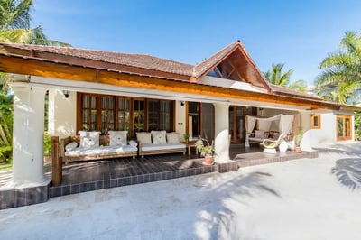 Luxury Villa Photo #40