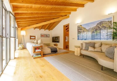 Luxury Villa Photo #15