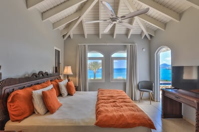 Luxury Villa Photo #27