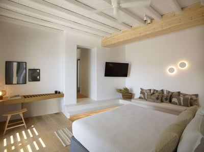 Luxury Villa Photo #18