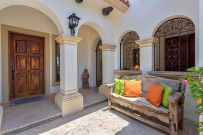 Luxury Villa Photo #18