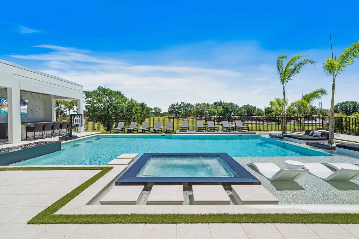 Reunion Royale Retreat