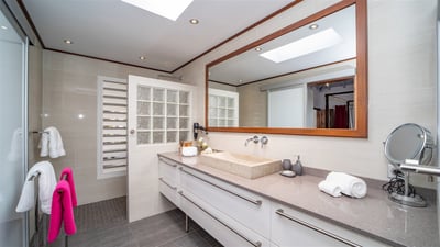 Luxury Villa Photo #40