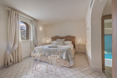 Luxury Villa Photo #38