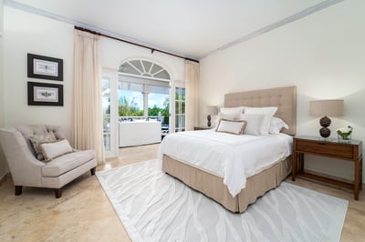 Luxury Villa Photo #16