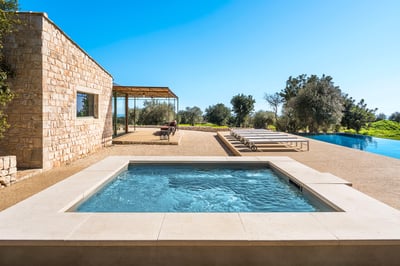 Luxury Villa Photo #5