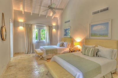 Luxury Villa Photo #30