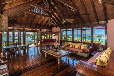 Luxury Villa Photo #4