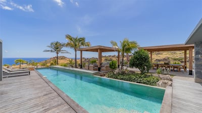 Luxury Villa Photo #4