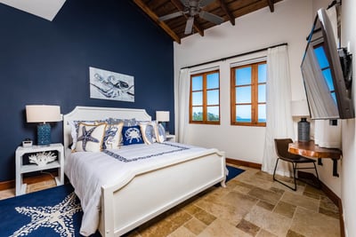 Luxury Villa Photo #6