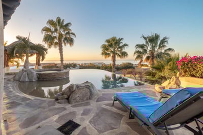 Luxury Villa Photo #3