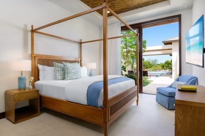 Luxury Villa Photo #26