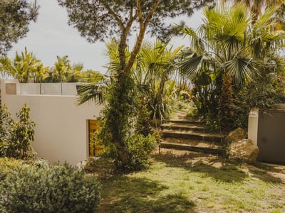 Luxury Villa Photo #11