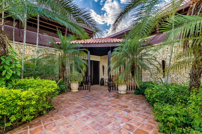 Luxury Villa Photo #6