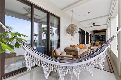 Luxury Villa Photo #13