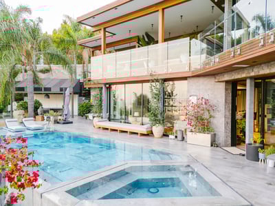 Luxury Villa Photo #3