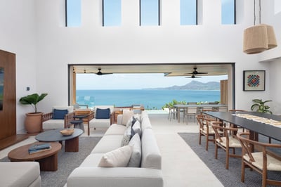 Luxury Villa Photo #16