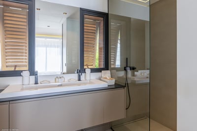 Luxury Villa Photo #23