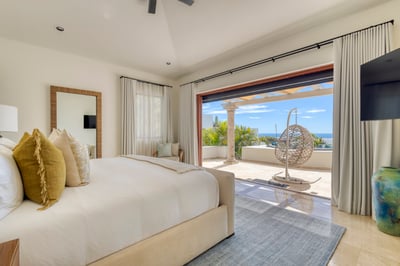 Luxury Villa Photo #31