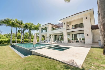 Luxury Villa Photo #8