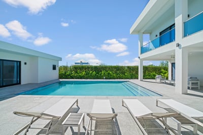 Luxury Villa Photo #9