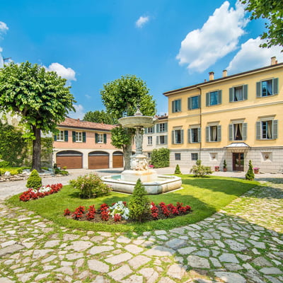 Luxury Villa Photo #2