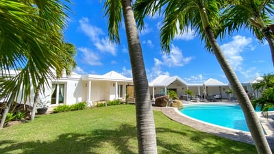 Luxury Villa Photo #7