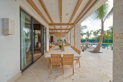 Luxury Villa Photo #9