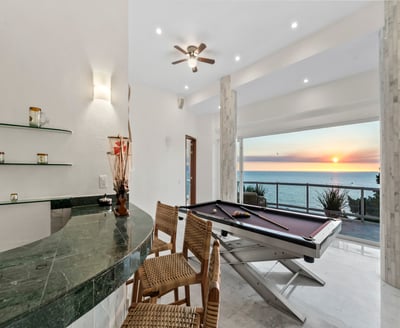 Luxury Villa Photo #21