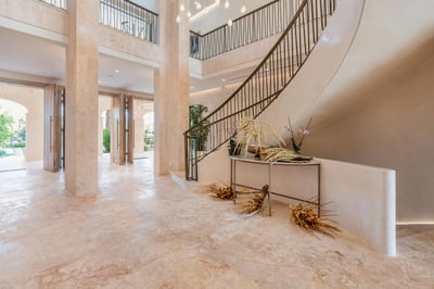 Luxury Villa Photo #48