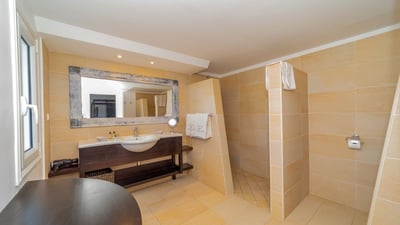 Luxury Villa Photo #59