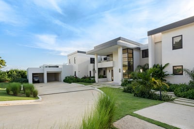 Luxury Villa Photo #34