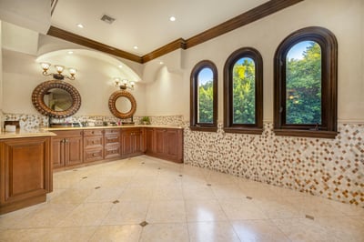 Luxury Villa Photo #35