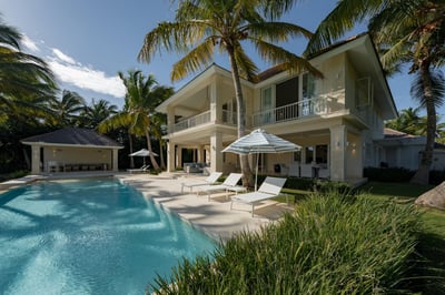 Arrecife 39 - Spacious 5BR villa near beach & golf
