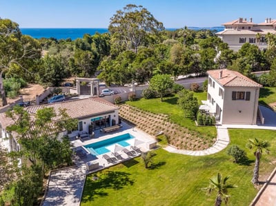Luxury Villa Photo #4