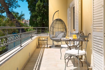Luxury Villa Photo #9