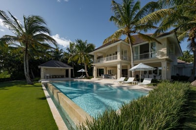 Arrecife 39 - Spacious 5BR villa near beach & golf