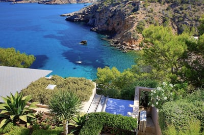 Luxury Villa Photo #3