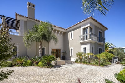 Luxury Villa Photo #2