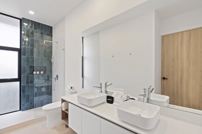 Luxury Villa Photo #17