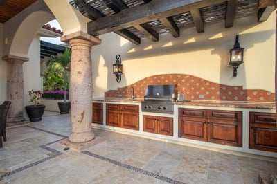 Luxury Villa Photo #11