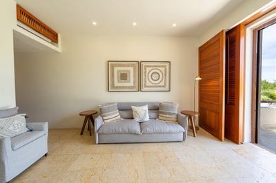 Luxury Villa Photo #24