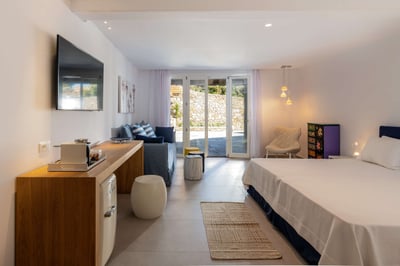 Luxury Villa Photo #26