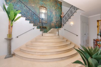 Luxury Villa Photo #14